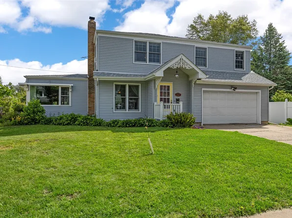 2617 Country Club Pkwy SE, Cedar Rapids, IA 52403