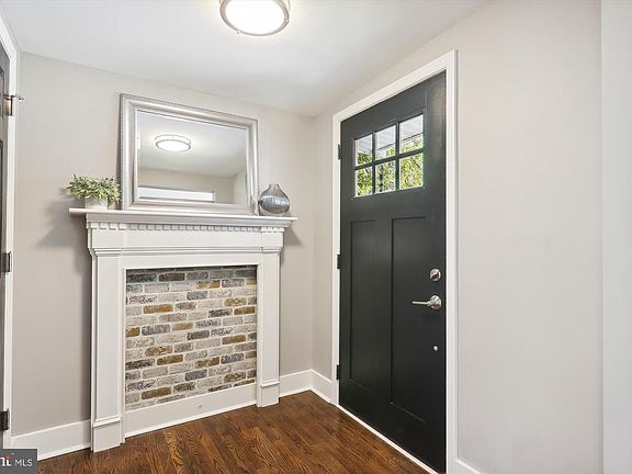 4th image of 1314 Crawford Dr
