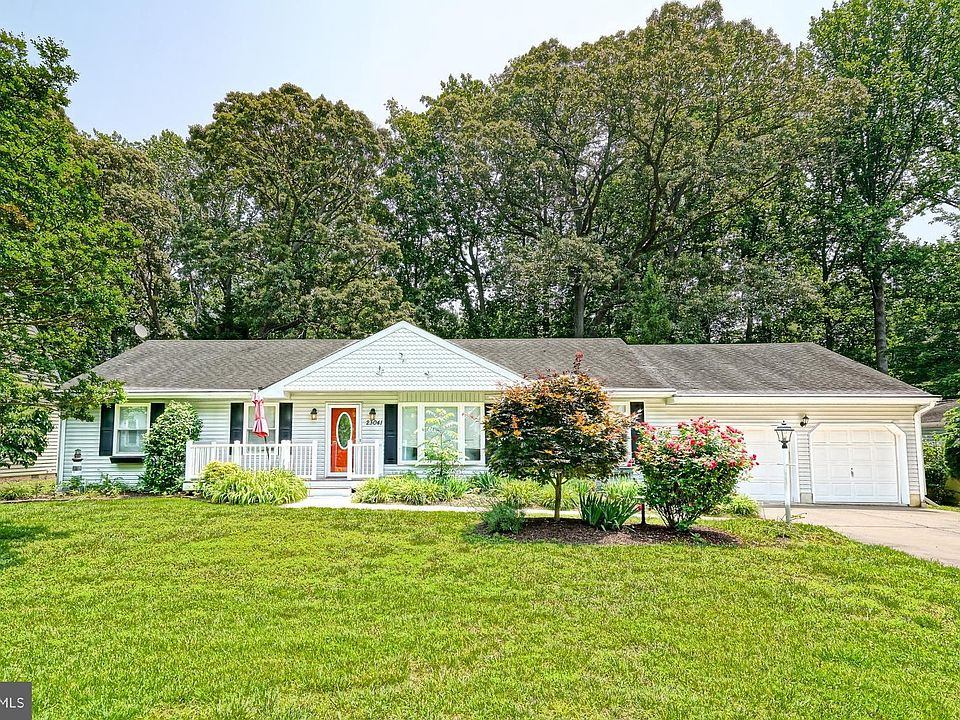 1st image of 23041 Holly Ct