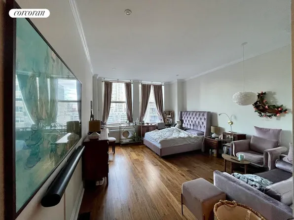 350 East 82nd Street image 1 of 11