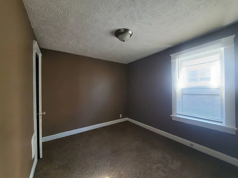 7919 Force Ave — Photo 10