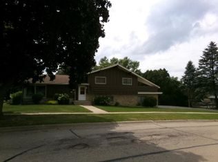 202 N Westwood Ave, Freeport, IL 61032