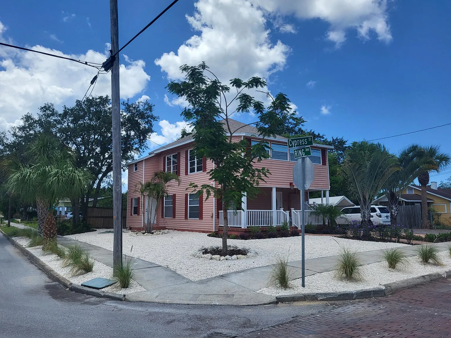 3 bed, 1.5 bath, 1130 sqft, $1,740 — Photo 2