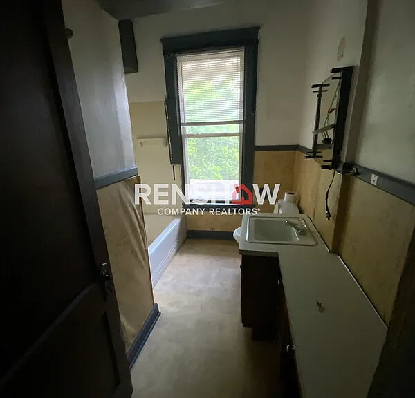 704 Finley St #4 — Photo 2