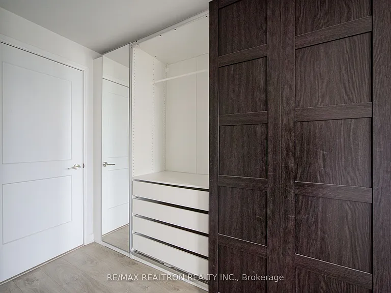1050 Portage Pkwy #Townhouse 33 — Photo 27