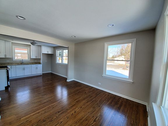 5th image of 331 E Hirsch Ave