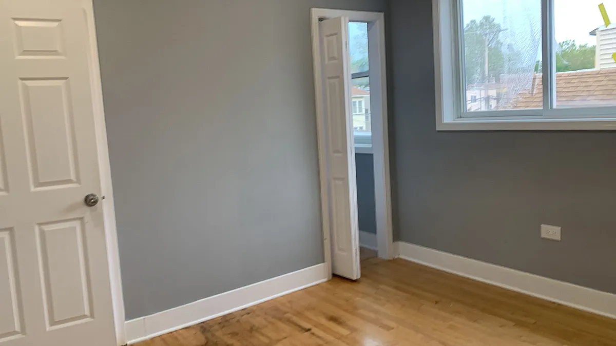 Building Photo - 5937 N Maplewood Ave #1S