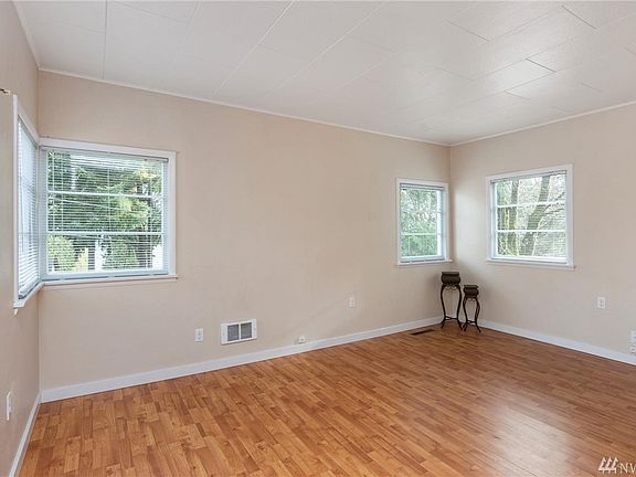 5th image of 5901 Ocean View Blvd NE