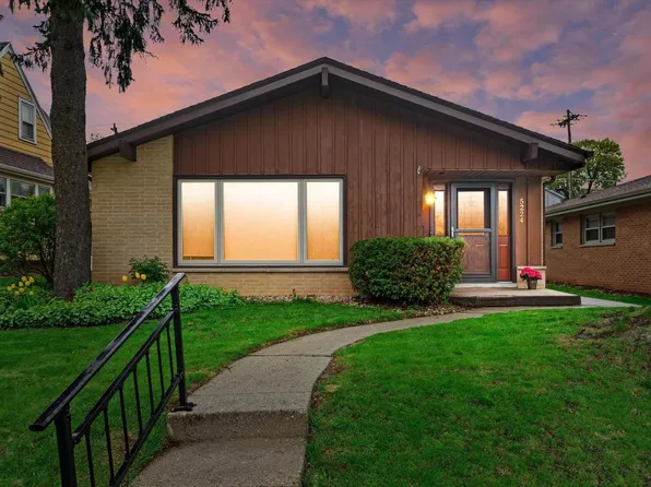 5224 W Rita DRIVE, Milwaukee, WI 53219