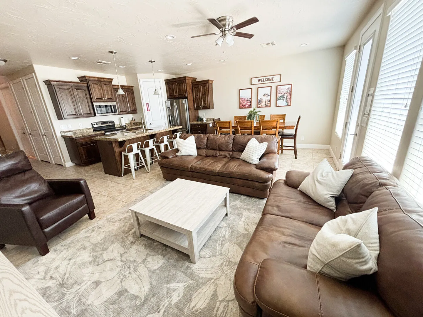 Beautiful Home Centrally Located in Southern Utah — Photo 4