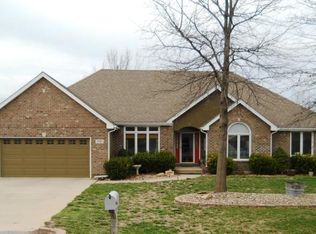 17785 157th St, Basehor, KS 66007