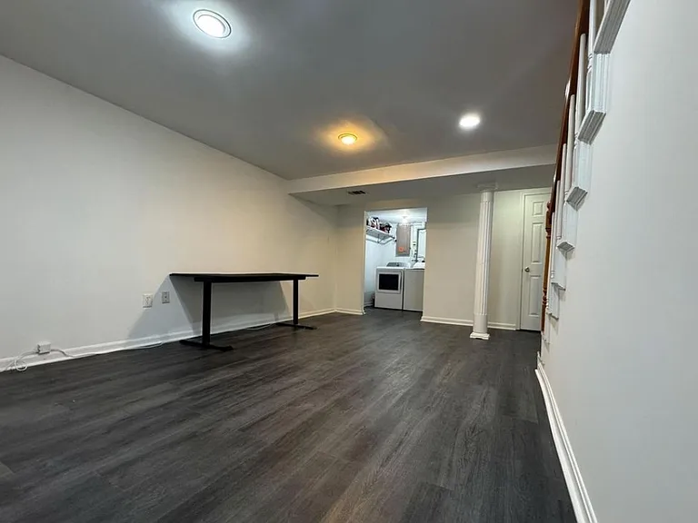 131 Casmar St SE — Photo 21