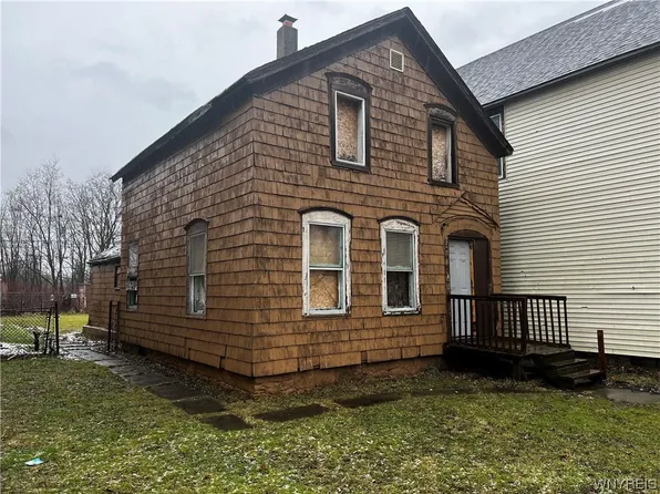 1162 North Ave, Niagara Falls, NY 14305