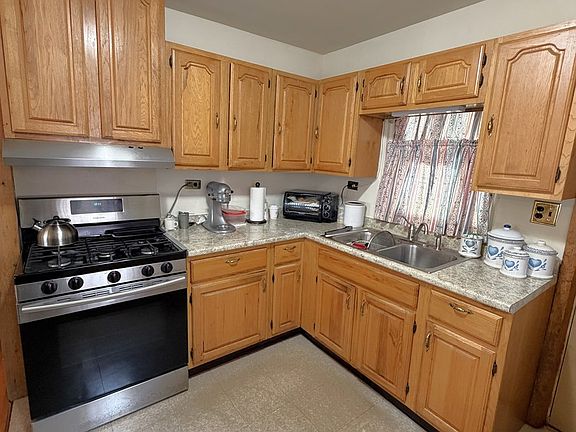 3rd image of 12427 S Ada St