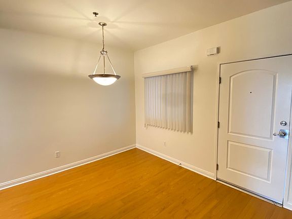4th image of 811 N Hayworth Ave APT 103