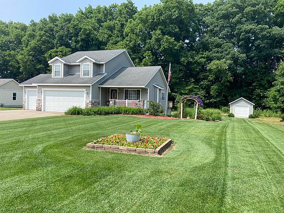 2nd image of 3221 Fairhaven Dr
