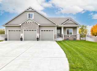 117 W Woodland Dr, Mulvane, KS 67110