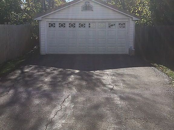 2nd image of 2241 Park Ave