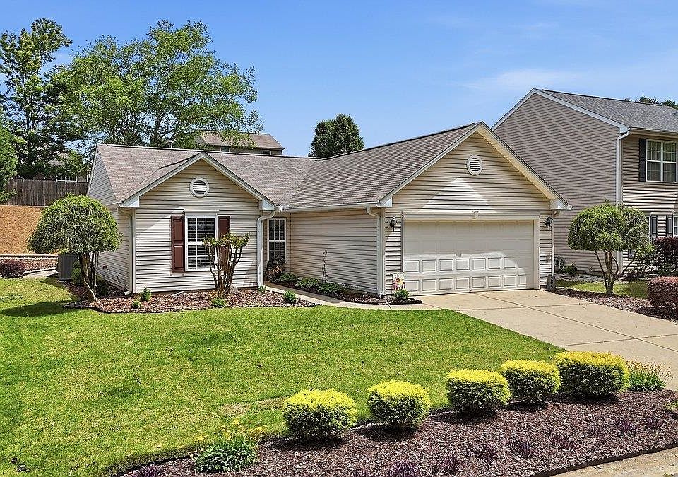 1st image of 205 Garfield Ln