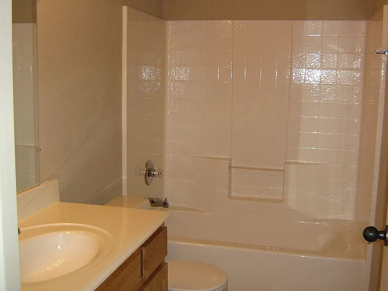 516 Tenison Ln — Photo 3