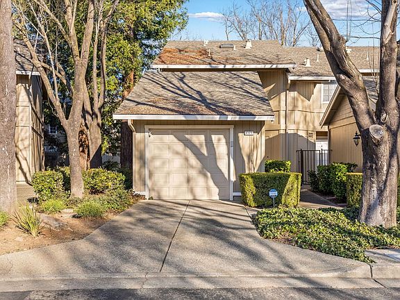 2nd image of 4127 Amberwood Circle
