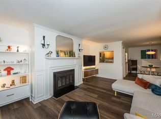 950 E Rue De La Banque St #118, Saint Louis, MO 63141