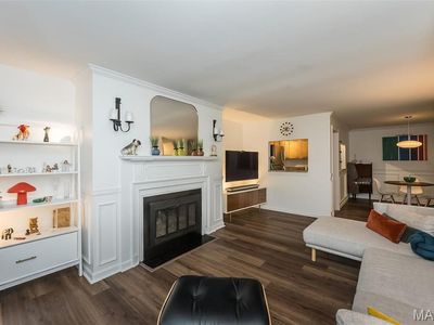 950 E Rue De La Banque St #118, Saint Louis, MO, 63141