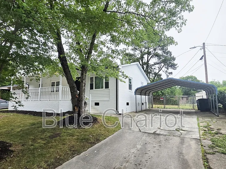 837 Waring St — Photo 5