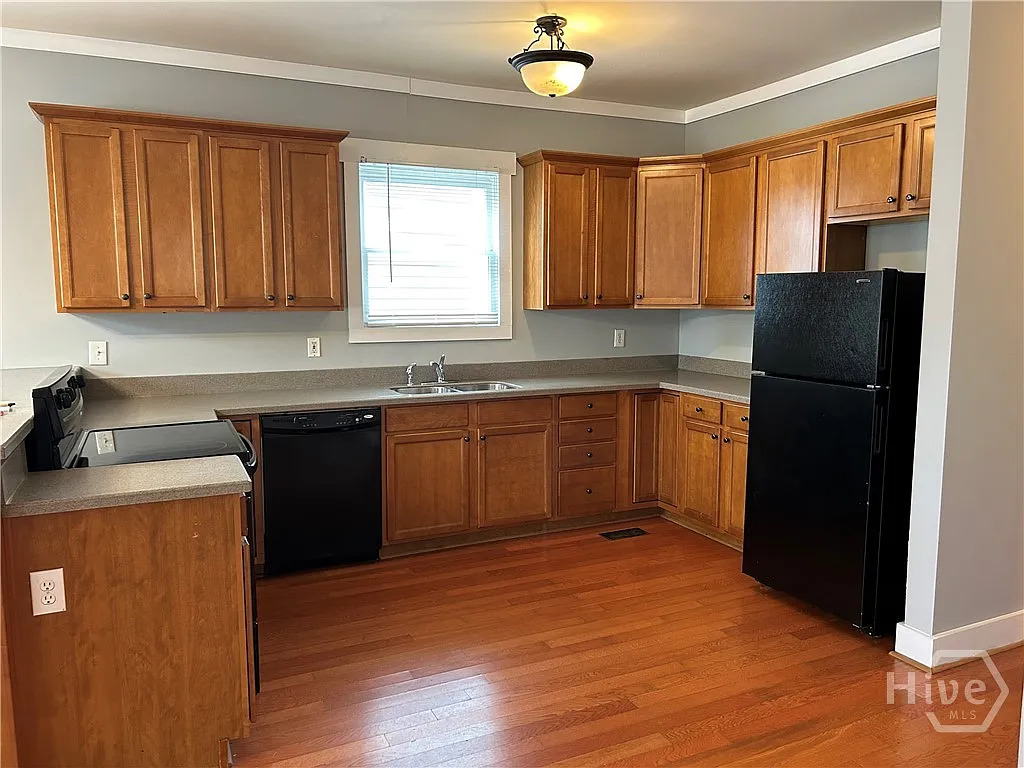3 bed, 2.5 bath, 1589 sqft, $1,875 — Photo 4