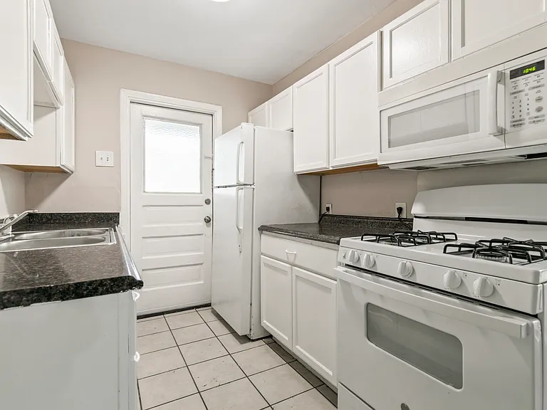 10523 Wood Dale Dr — Photo 17