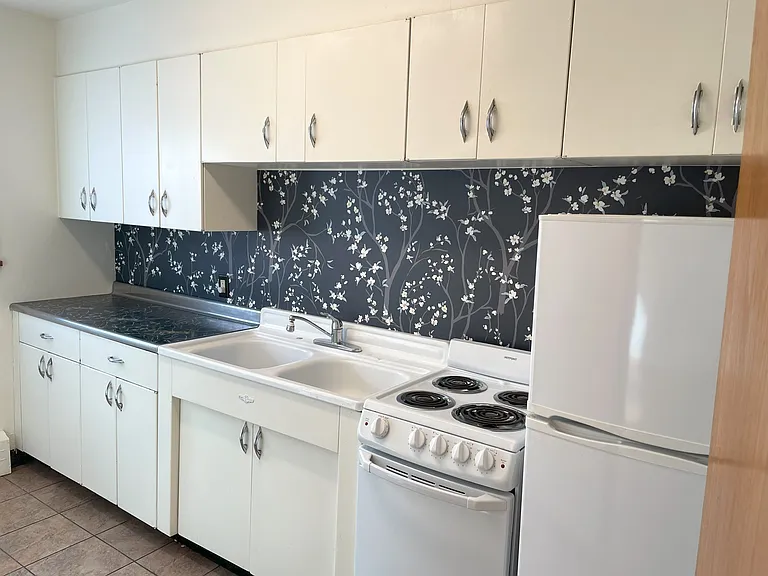 Randolph Apartments — Photo 7
