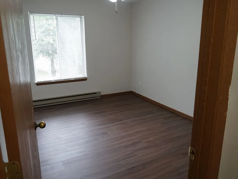 Orchard Village Apartments — Photo 250