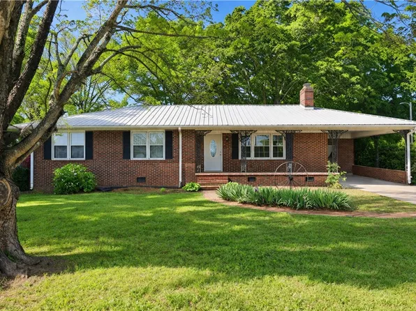 9432-81 S High Way, Iva, SC 29655