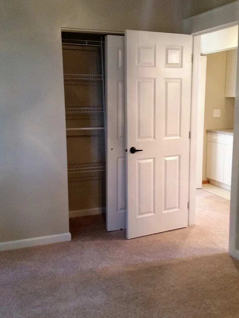 Woodinville Bothell 3 bed 2.5 bath. Home. Not an Apt. 2 car garage. Fenced yard — Photo 4