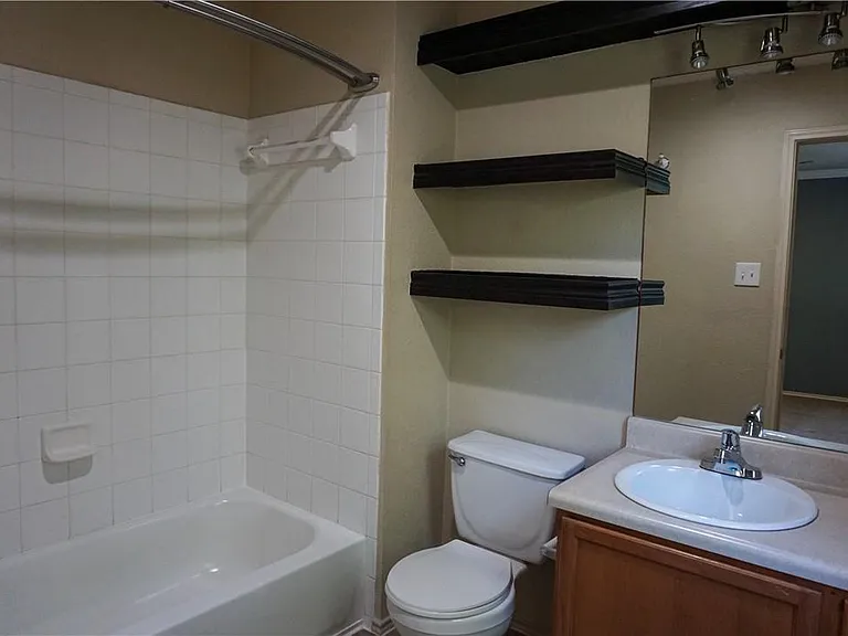 9312 Rowlands Sayle Rd — Photo 7