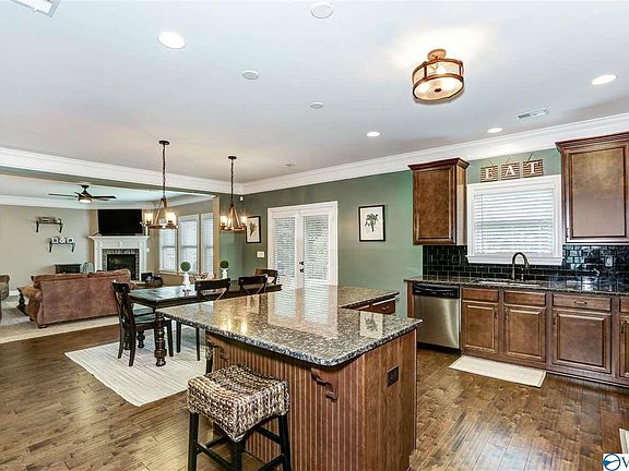 5th image of 7016 Southgate Dr SE