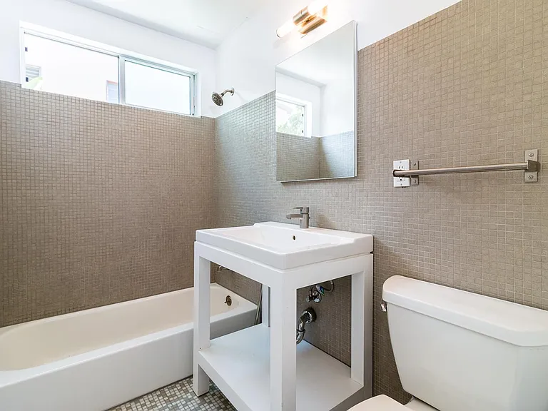 8421 Clinton St #101 — Photo 14
