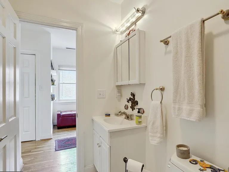 629 A St NE — Photo 21