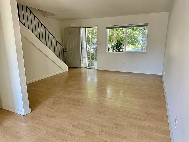 211 Arana Dr — Photo 13