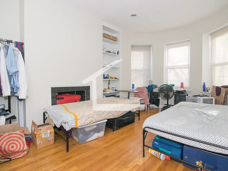 51 Westland Ave #4D