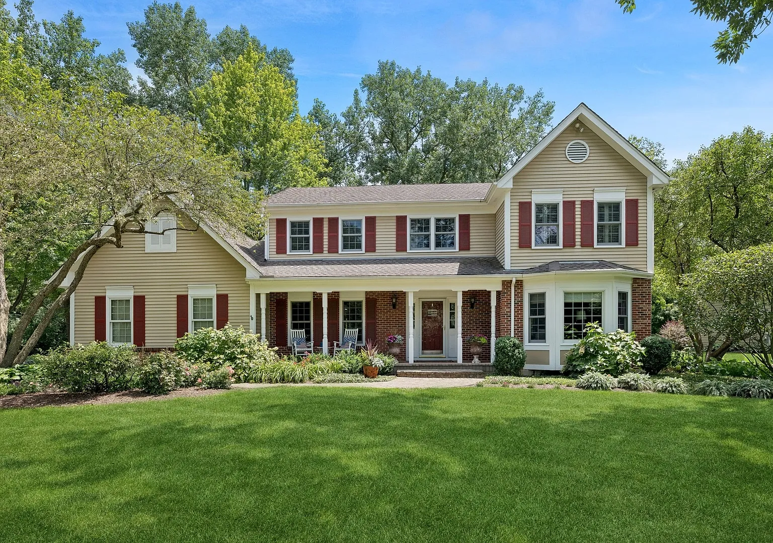 4 bed, 3.5 bath, 2569 sqft, $6,000 — Photo 1