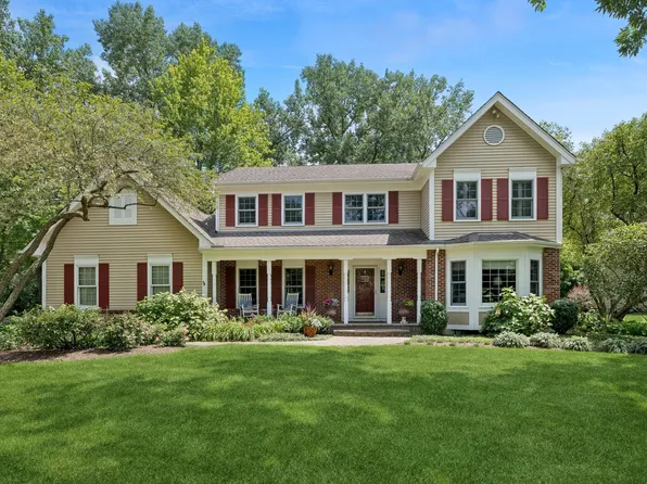 2104 Kenton Ln, Libertyville, IL 60048