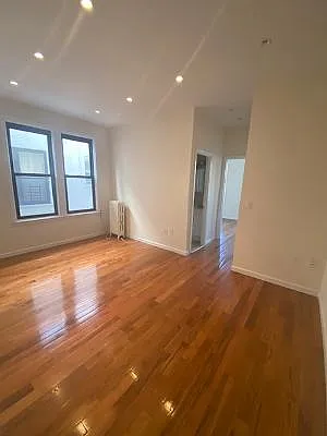 Rented by Remax Real Estate Professionals | media 11