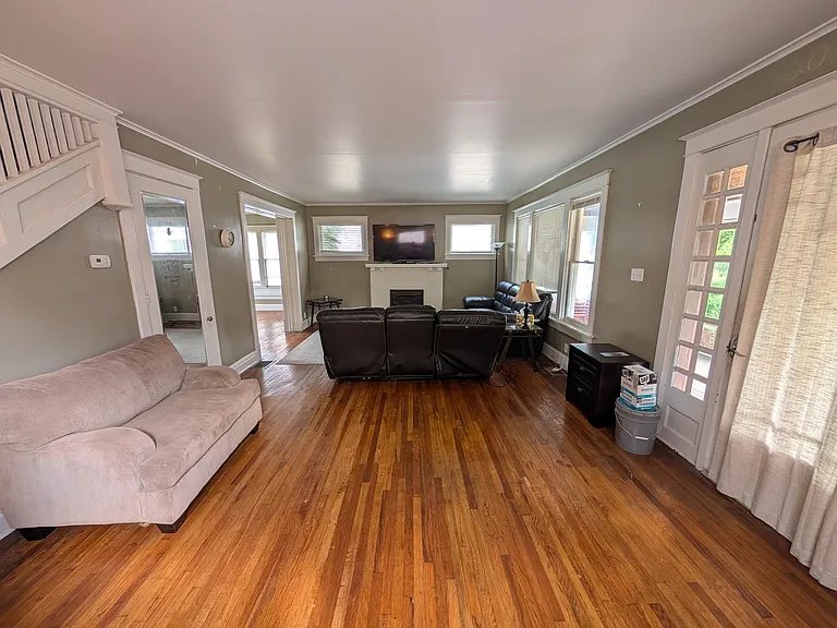 929 Riley St — Photo 18