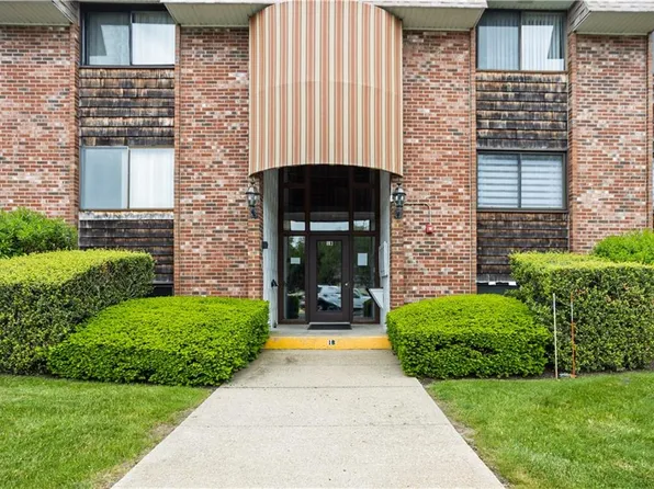 510 Child St APT 105B, Warren, RI 02885