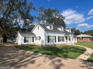 707 E McIntosh Rd, Griffin, GA 30223