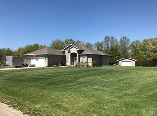 2883 Bittersweet Dr, Fort Madison, IA 52627