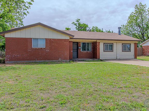 2nd image of 2620 Crescent Dr