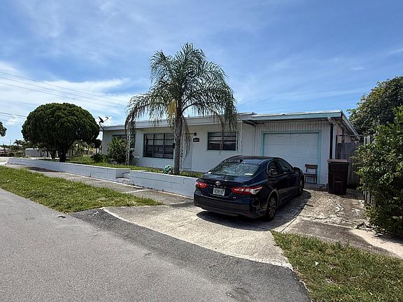 2nd image of 4801 Parker Avenue