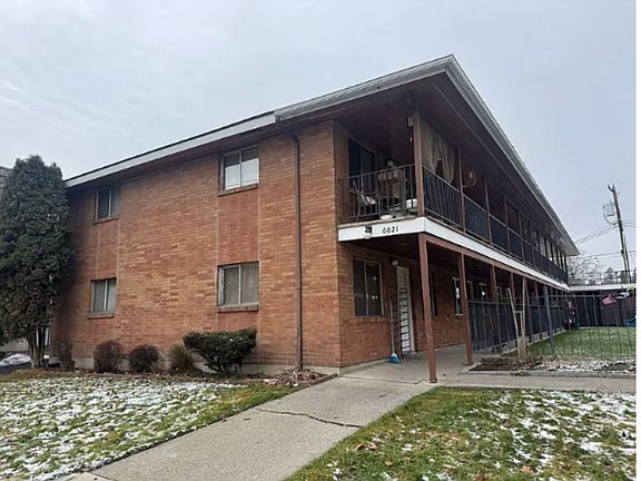 2nd image of 6021-6025 N Mayfair St #10